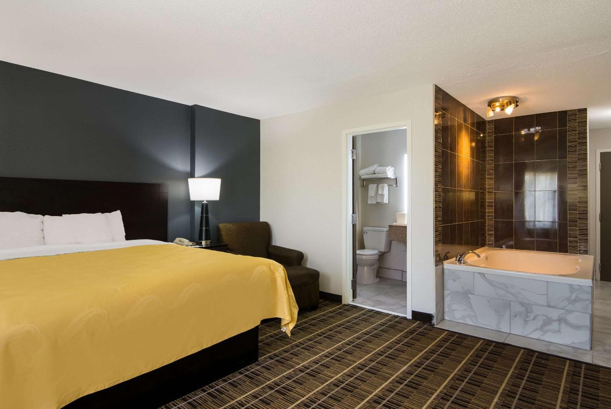 Quality Inn Aurora - Naperville Area Exterior foto