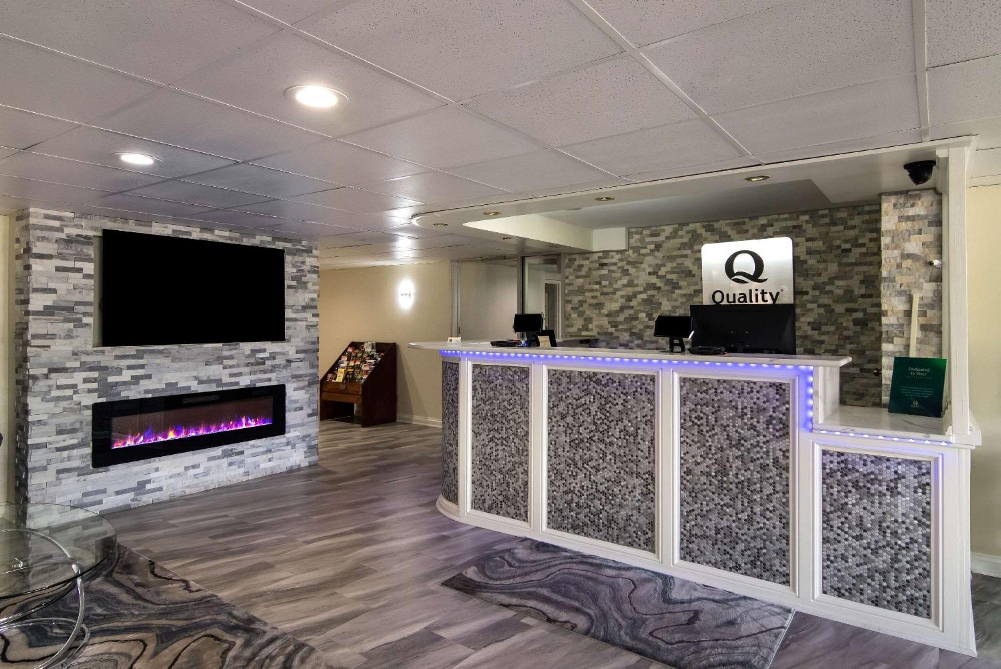 Quality Inn Aurora - Naperville Area Exterior foto